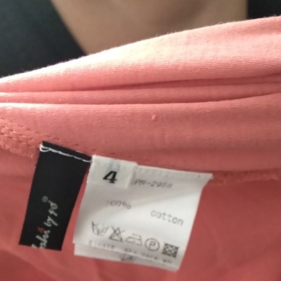 Abstract Coral Sleeveless Top - Picture 3 of 3